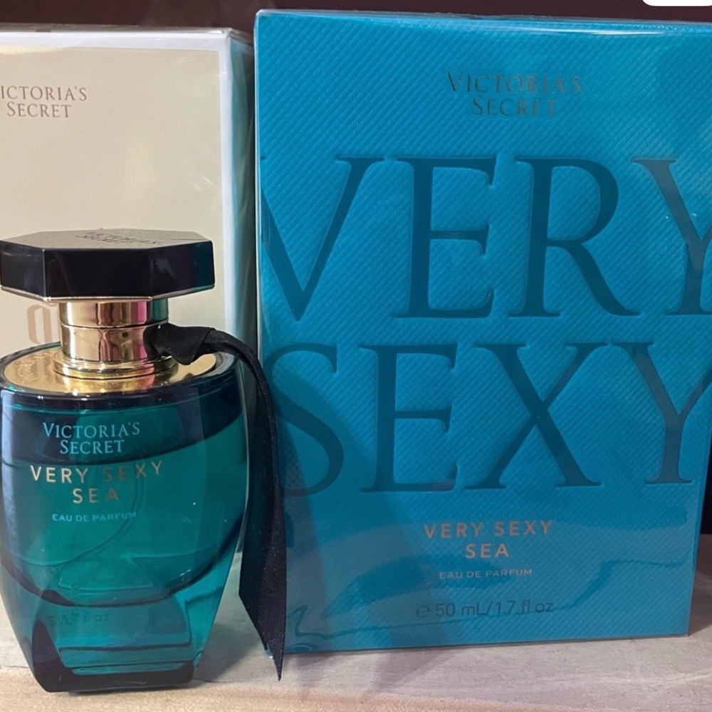Victoria's Secret Very Sexy Sea Eau de EDP in Teal and Gold